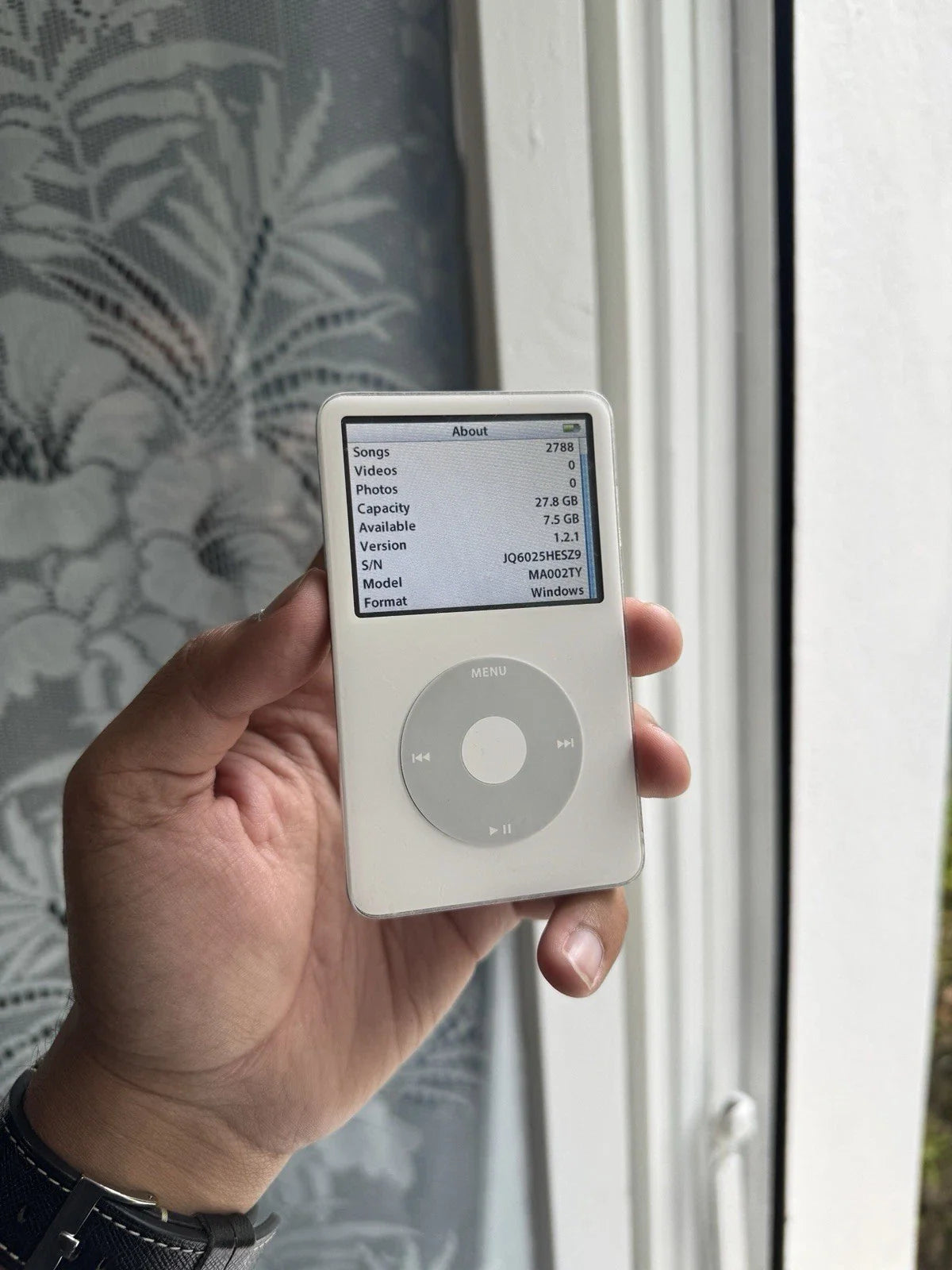 Apple iPod Classic 5ª Gen 30GB - White Perfectly Working