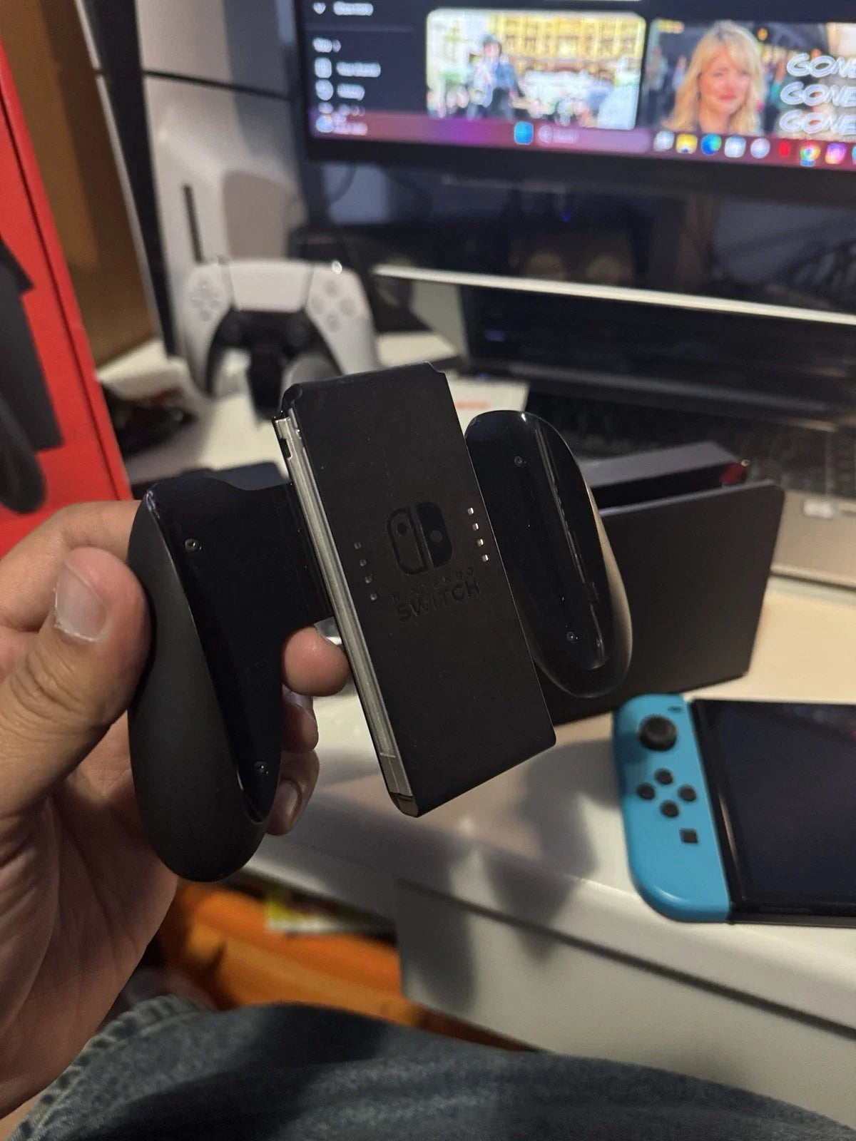 Nintendo Switch OLED + 256GB SD + 2 Controller